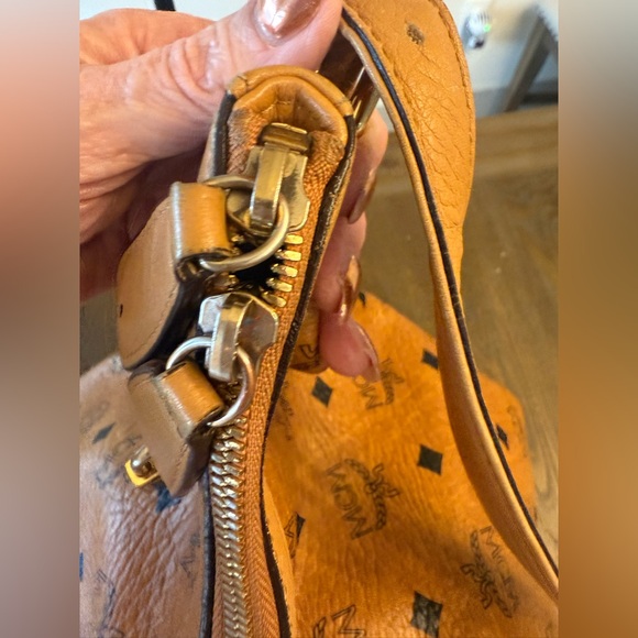 ✨ Authentic ✨ MCM - Picture 11 of 15